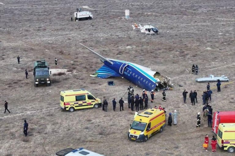 aereo precipitato Azerbaigian Airlines.jpg