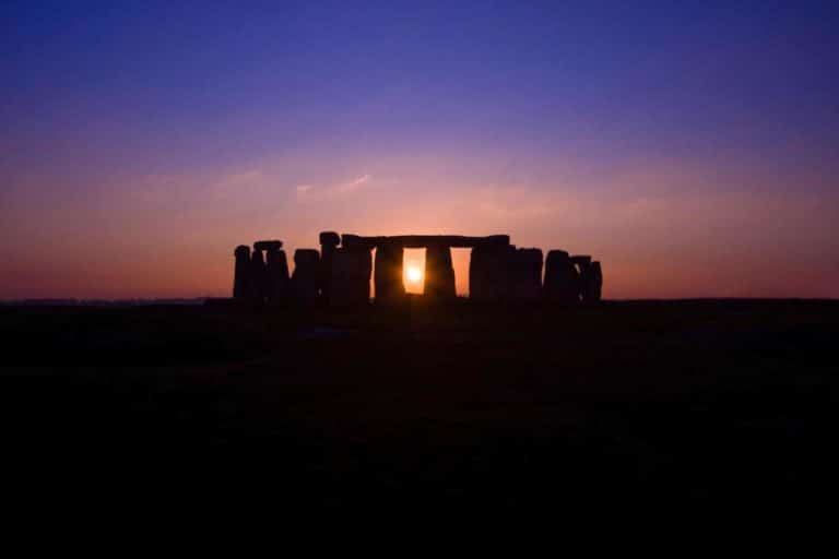 alba stonhenge.jpg