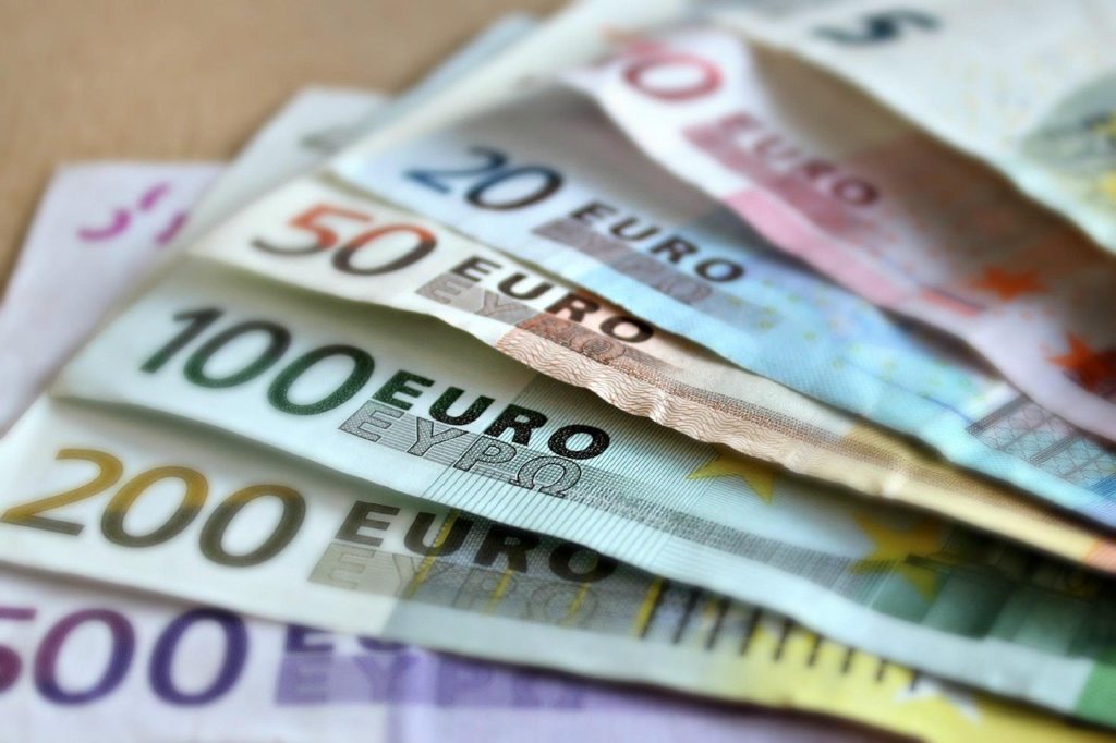 banknotes 209104 1280.jpg