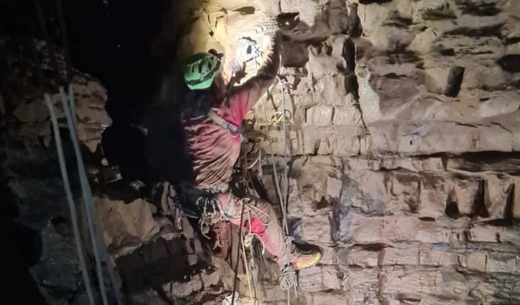 bueno fonteno speleologa bloccata abisso operazioni soccorso.jpg