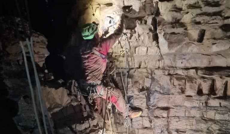 bueno fonteno speleologa bloccata abisso operazioni soccorso.jpg