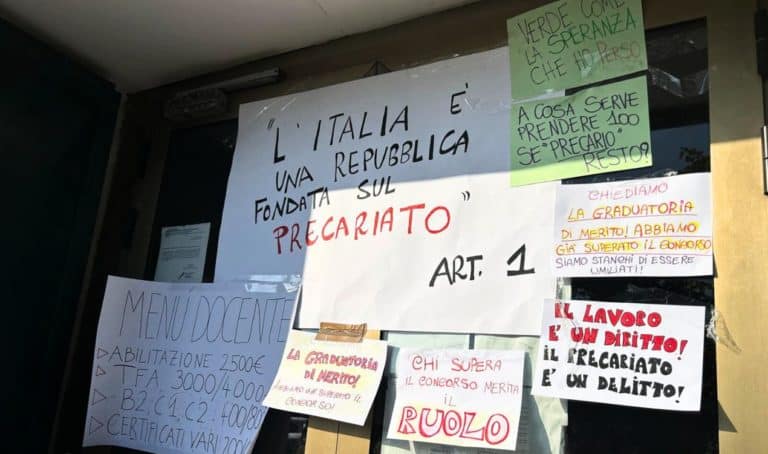 Scuola, al via il concorso docenti Pnrr 2. Protestano gli idonei del 2023: «Ancora precari e per molti prove da rifare» 1 concorso pnrr 2 protesta idonei precari.jpg