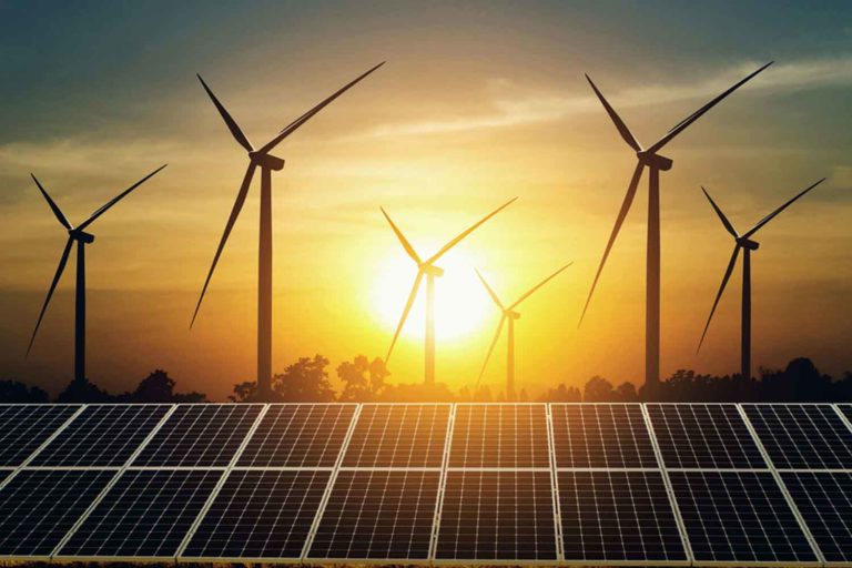energia solare o eolica.jpg
