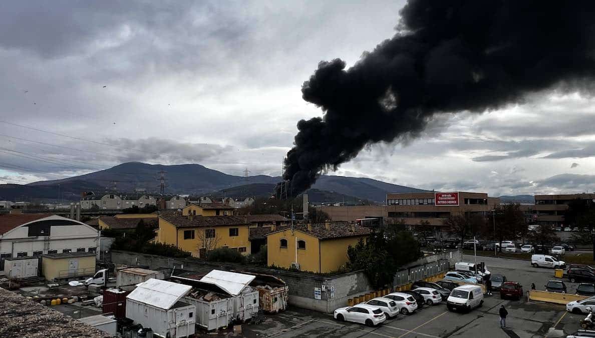 Esplosione stabilimento Eni di Calenzano, quattro anni fa l’avvertimento: «Rischio elevato di incidente, se scoppia si spacca l’Italia» 1 esplosione calenzano deposito gas eni.jpg