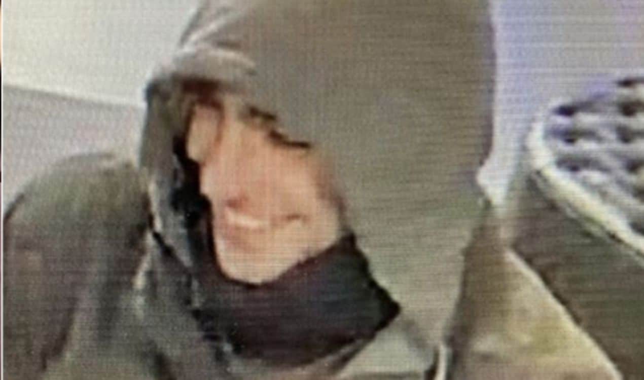 La foto del killer che ride, lo zaino ritrovato, l’ipotesi vendetta: le indagini sull’omicidio del Ceo Brian Thompson a New York 1 indagini omicidio brian thompson.jpg