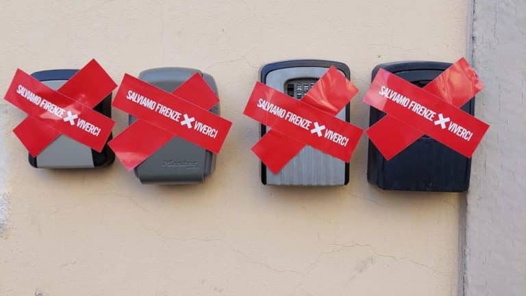 key box firenxe overtourism .jpg