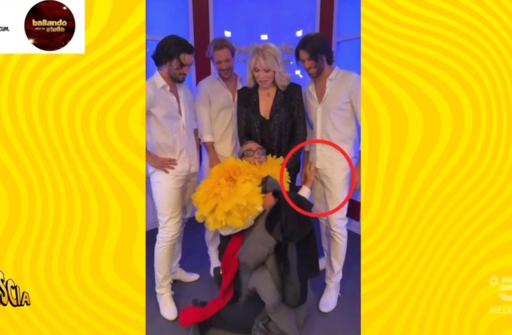 mariotto ballando con le stelle molestie ballerino.jpg