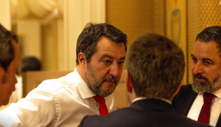 Mentre Meloni è con i capi di governo per discutere del futuro dell’Ucraina, a Bruxelles sbarca Salvini che fa la “controcena” sfilando a Giorgia la sua antica passione: Abascal 1 matteo salvini cena patrioti.jpg