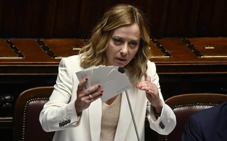 meloni camera.jpg