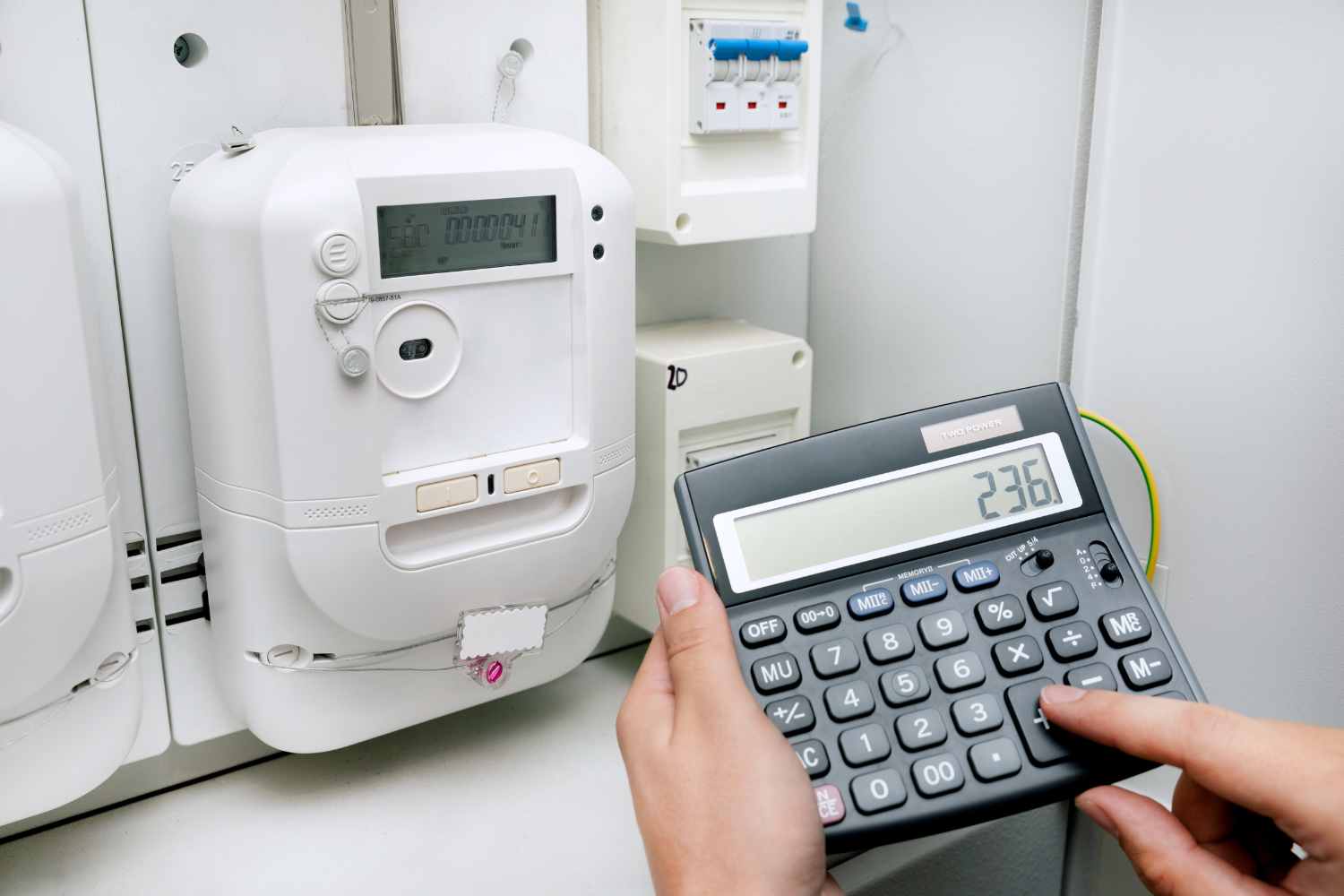 Vuoi tenere sotto controllo i consumi? Ecco i migliori misuratori elettrici del momento 1 misuratori elettrici.jpg