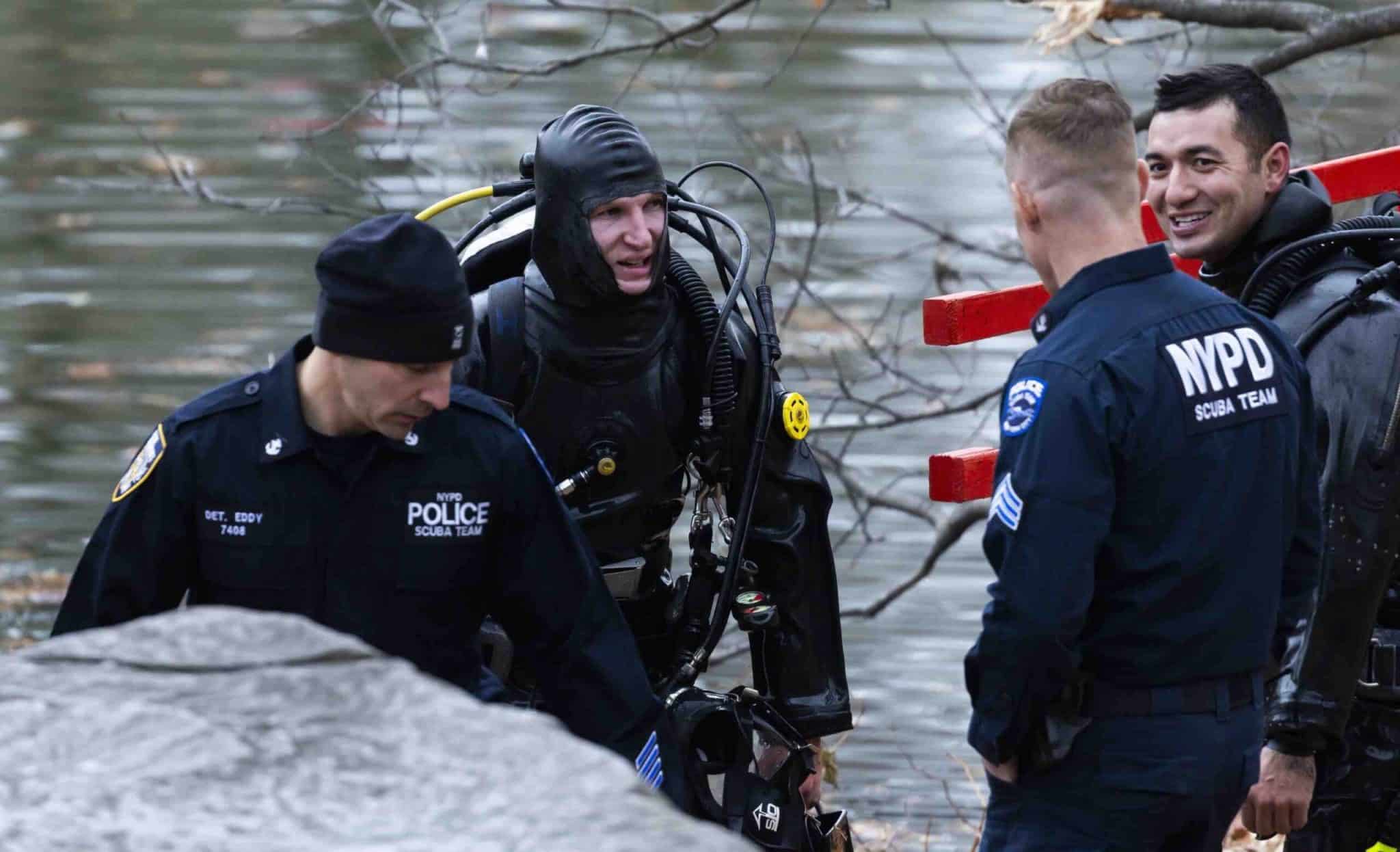 Omicidio Ceo a New York, fermato un sospettato in Pennsylvania: «Nello zaino armi e documenti falsi» 1 omicidio ceo new york brian thompson ricerche assassino scaled.jpg