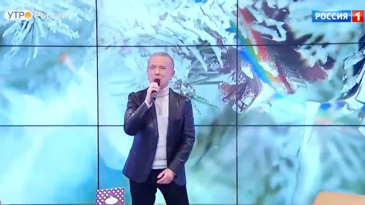 «Bravo, maestro»: la tv russa incensa Pupo che presenta in diretta a Mosca la sua nuova canzone – Il video 1 pupo canzone insieme russia tv diretta video.jpg