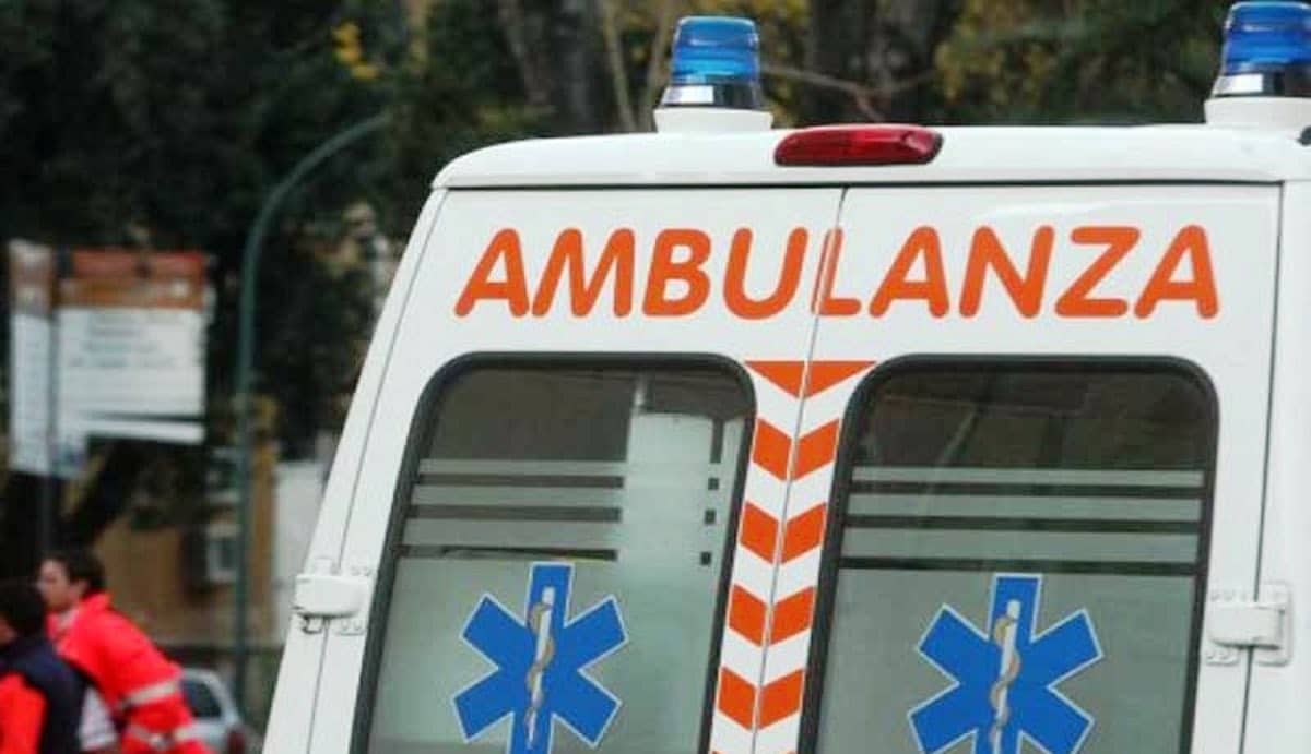 Roma, bambino di 11 anni precipita da una finestra al Collatino: «È in gravissime condizioni» 1 roma 11 anni precipita finestra collatino.jpg