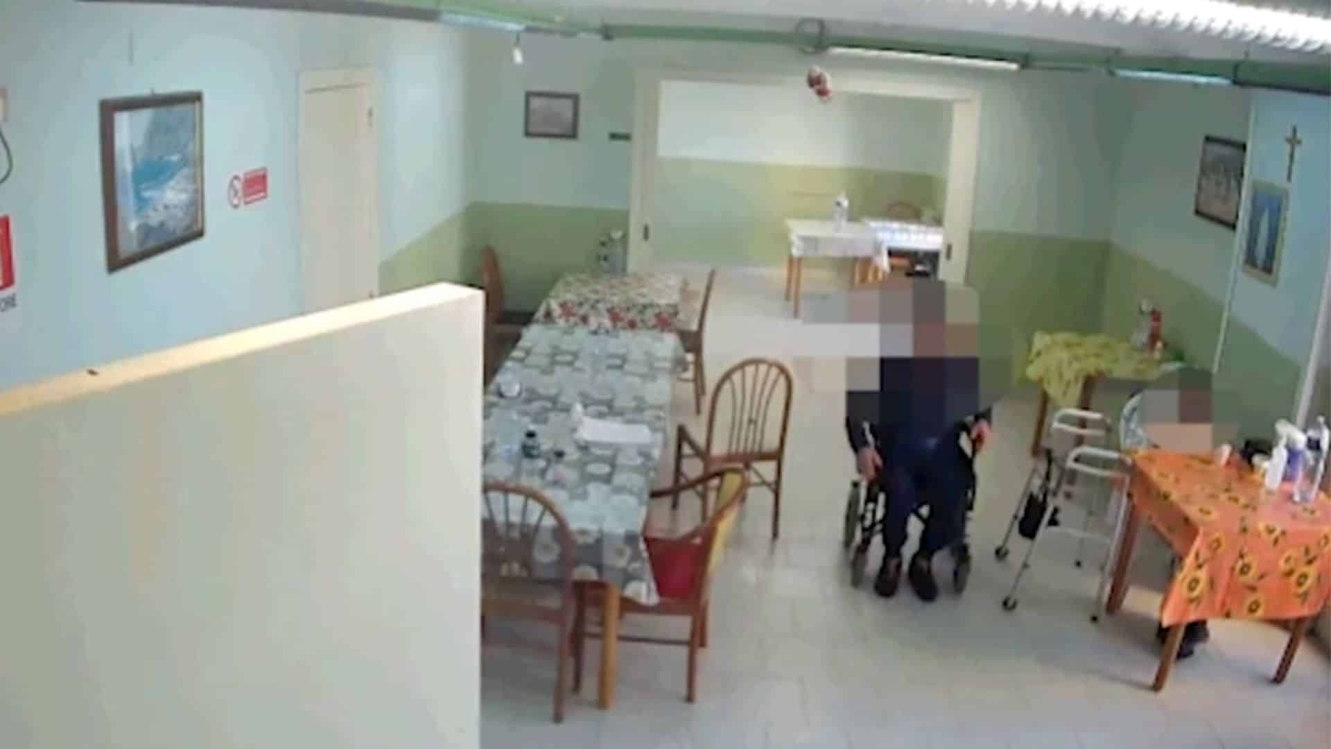 Caltanissetta, nove arresti per maltrattamenti in una Rsa: «Anziani legati e insultati perché incontinenti e abbandonati» – Il video 1 rsa caltanissetta anziani matrattati insultati.jpg