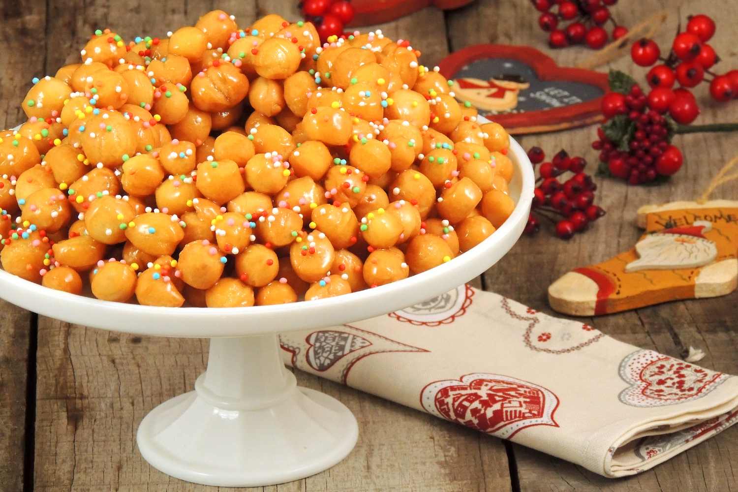 Come preparare gli struffoli napoletani: la ricetta tradizionale e 10 varianti per tutti i gusti 1 struffoli 1.jpg
