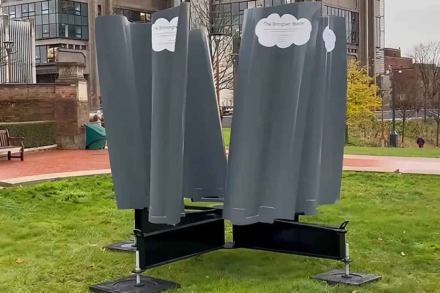 L’Università di Birmingham presenta una rivoluzionaria turbina eolica, fino a 7 volte più efficiente 1 turbina eolica University of Birmingham.jpg