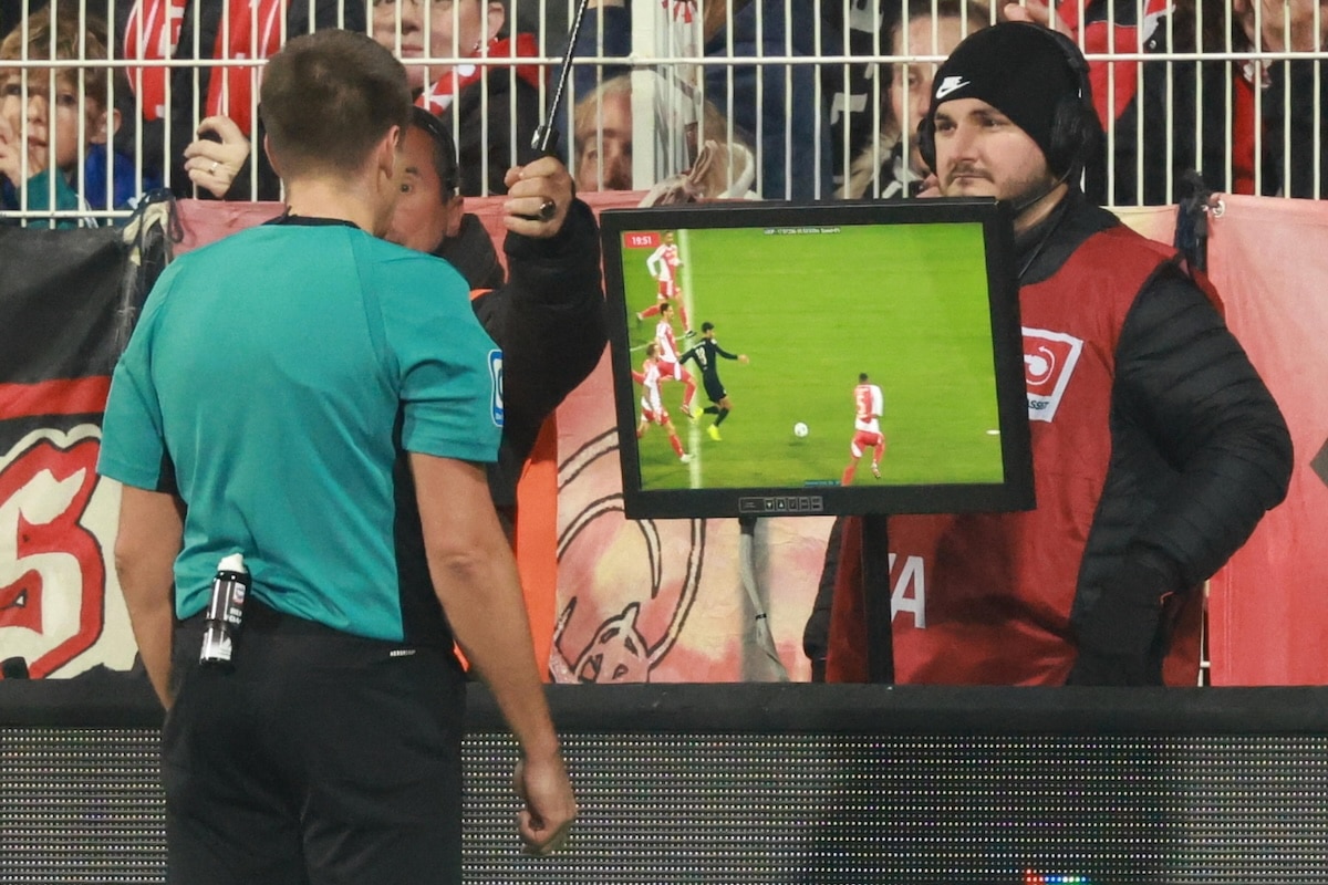 Var a chiamata e dialoghi pubblici, le idee del presidente degli arbitri per innovare il calcio: «Serve trasparenza» 1 var arbitro.jpg