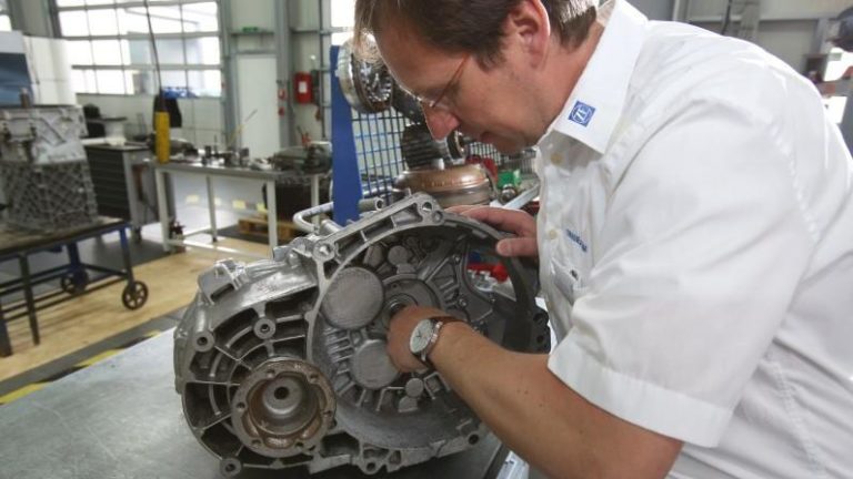 21401 cambiare la frizione auto errori controllo sostituzione manutenzione 2.jpg