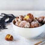 Frittelle con gocce di cioccolato scaled.jpg