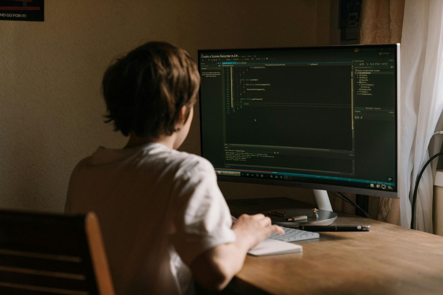 Dai voti truccati alla deviazione del traffico di petroliere nel Mediterraneo: l’incredibile storia del giovane hacker di Cesena 1 Hacker 15 anni.jpg