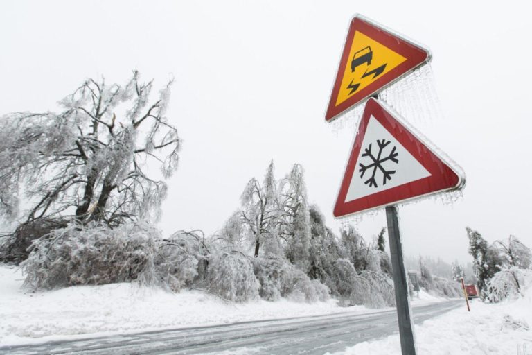 Strada pericolosa per neve e1732212598266.jpg