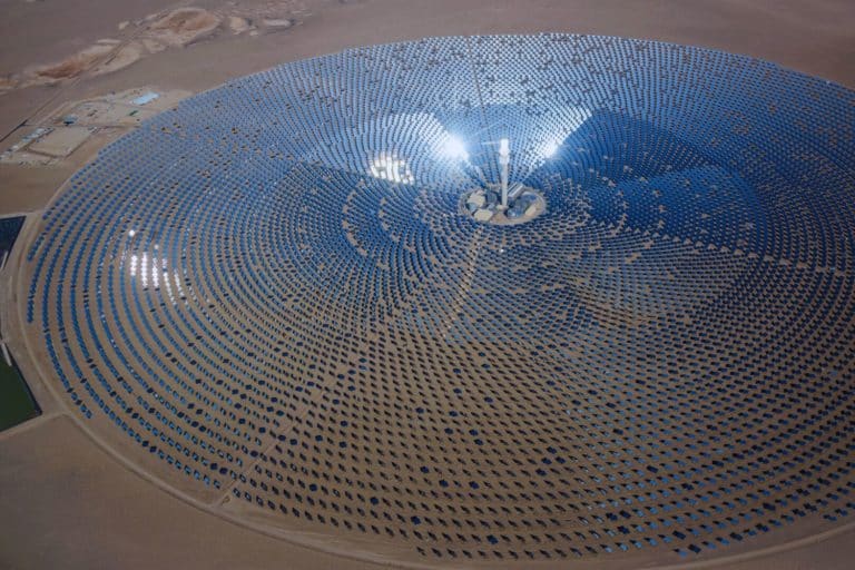 Solare a concentrazione: così è stata sprecata l’enorme centrale termodinamica nel deserto del Nevada che produce energia anche di notte 1 crescent dunes.jpg