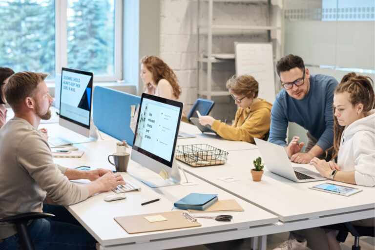 giovani lavoratori 768x512.jpg