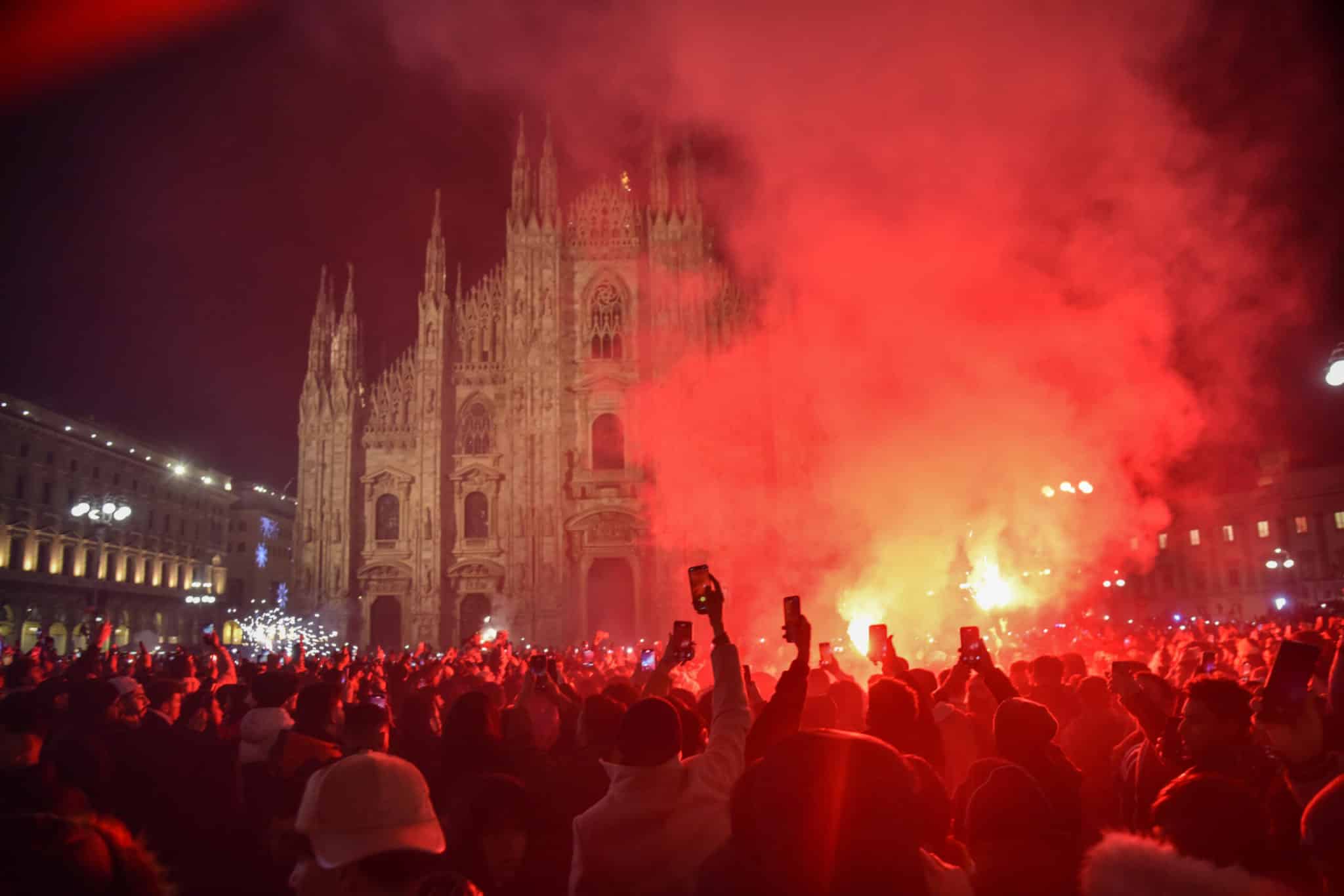 Capodanno, insulti all’Italia e alle forze dell’ordine in piazza Duomo a Milano: in corso le attività per identificare i giovani 1 milano capodanno identificazione ragazzi insulti italia scaled.jpg
