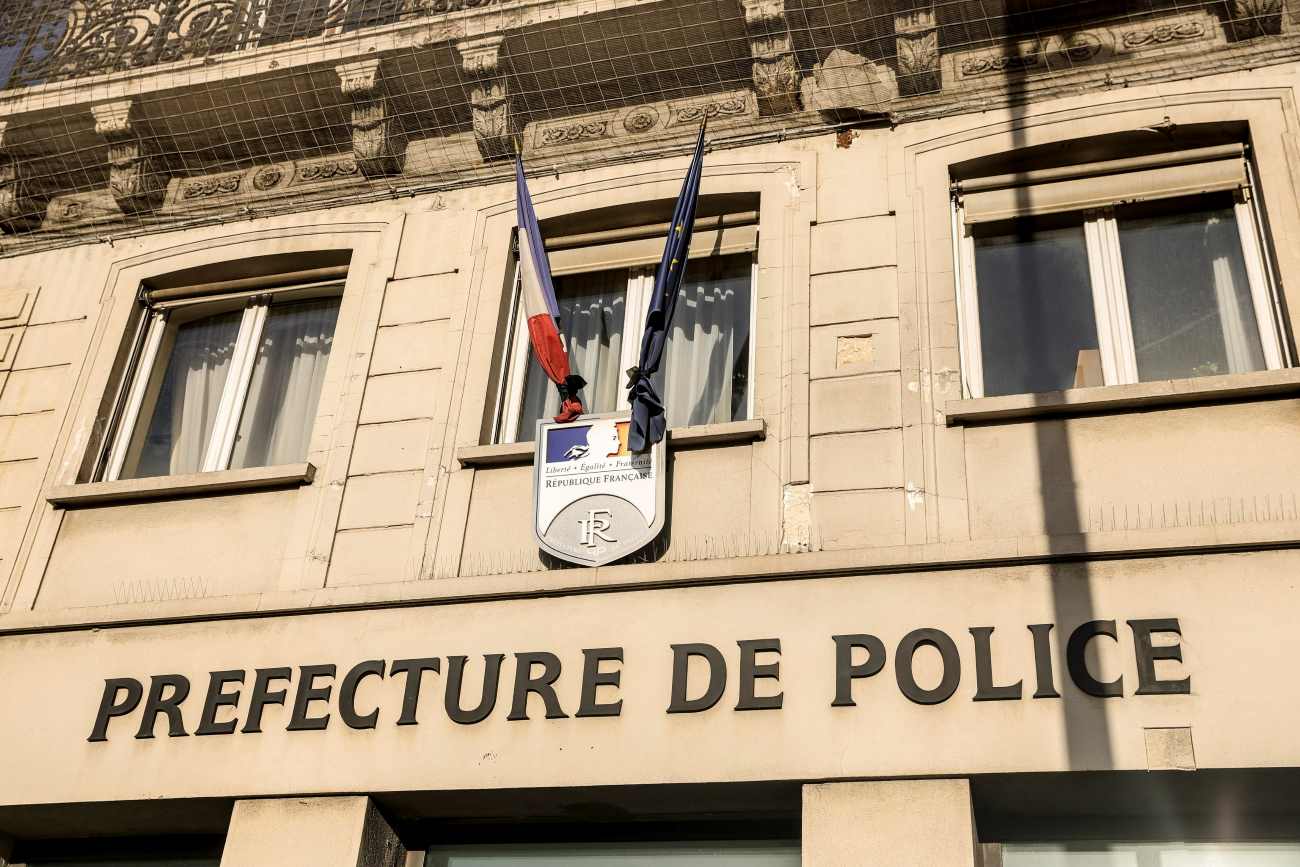 Francia, detenuto prende in ostaggio 4 infermieri e un poliziotto nel carcere di Arles: «Vendetta per un mancato trasferimento» 1 polizia francia 2.jpg