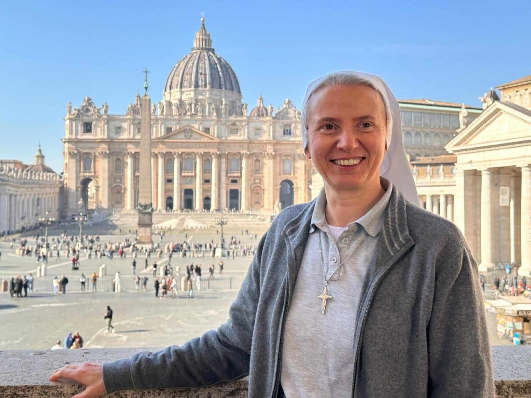 Il Papa nomina suor Simona Brambilla a capo del «Dicastero per la vita consacrata»: è la prima donna prefetto in Vaticano 1 suor brambilla prefetto vaticano scaled.jpg