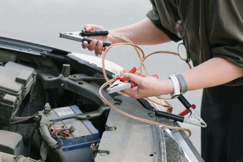 Avviamento auto con batteria scarica come si fa senza commettere errori 1024x683.jpg