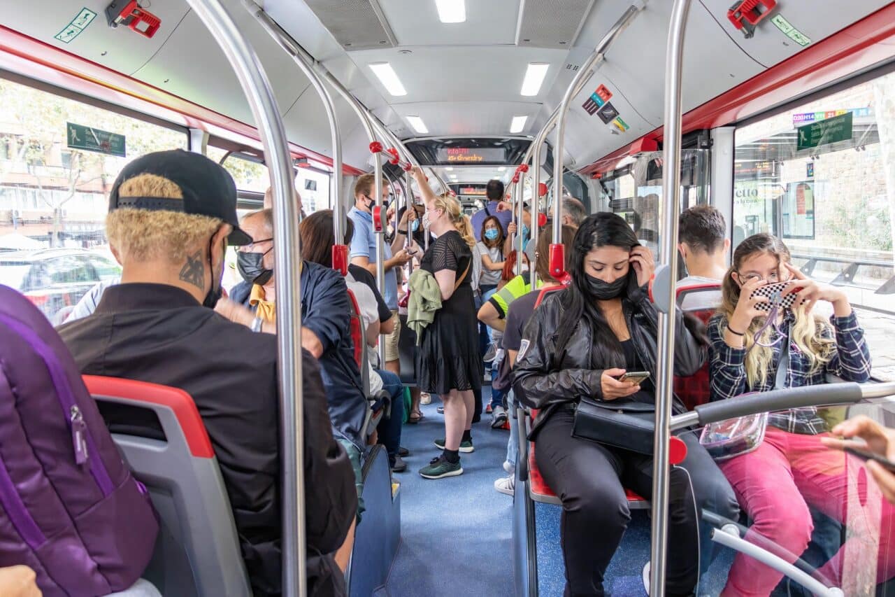 Bus affollato e1738840842651.jpg