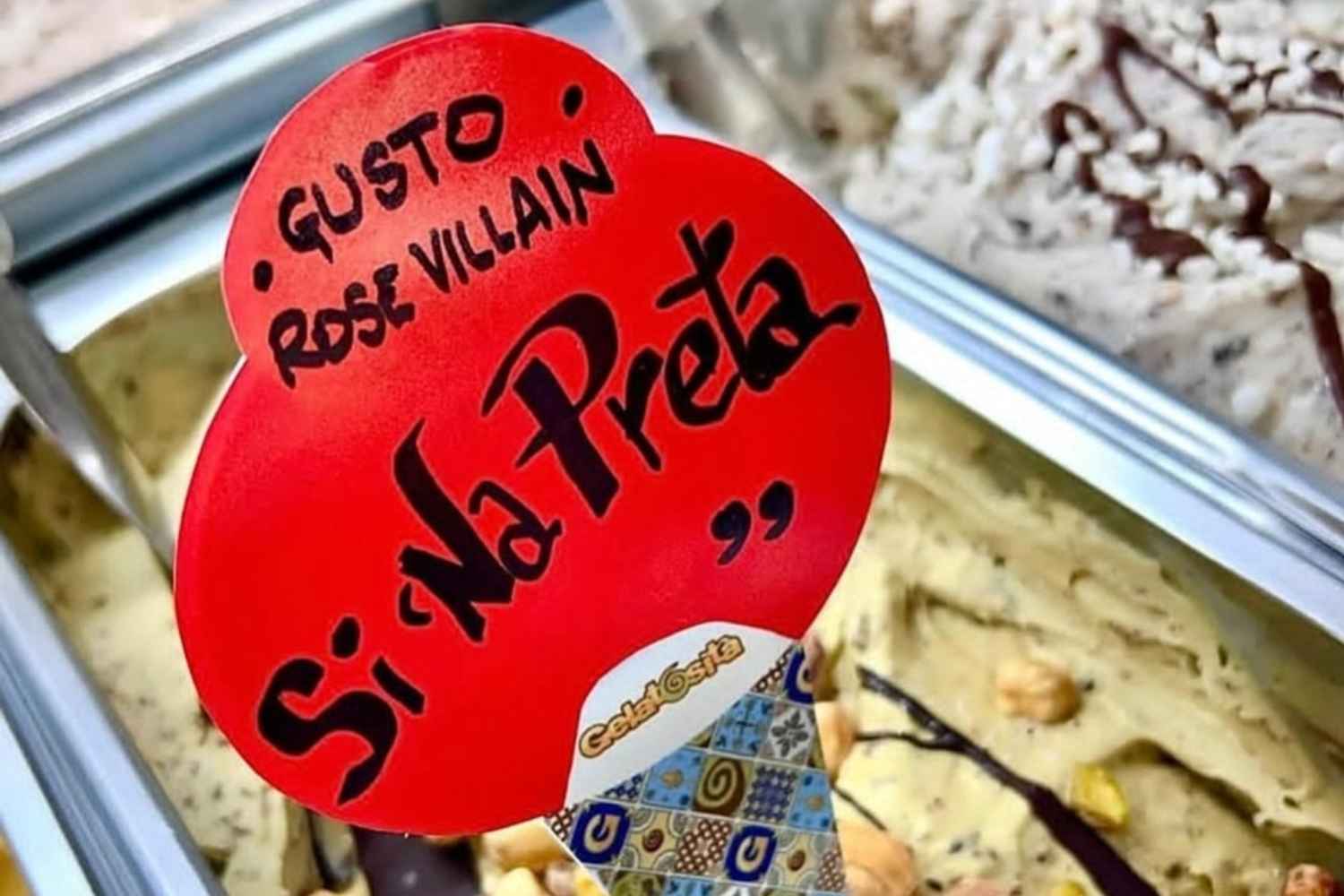 “Si ‘na preta”, il complimento fatto Rose Villain a Sanremo 2025 diventa un gelato 1 Gelato Rose Villain.jpg