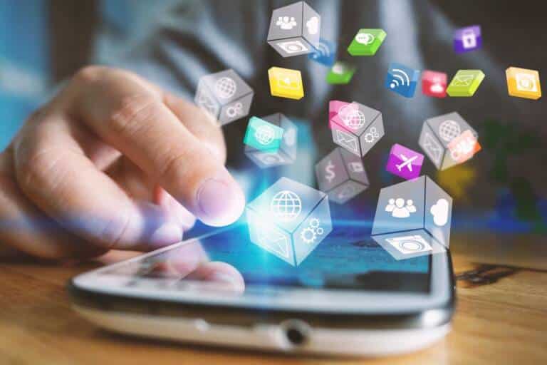 SH smartphone app social 768x512.jpg