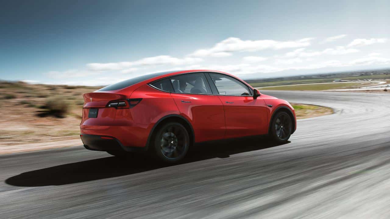 tesla model y 2.jpg