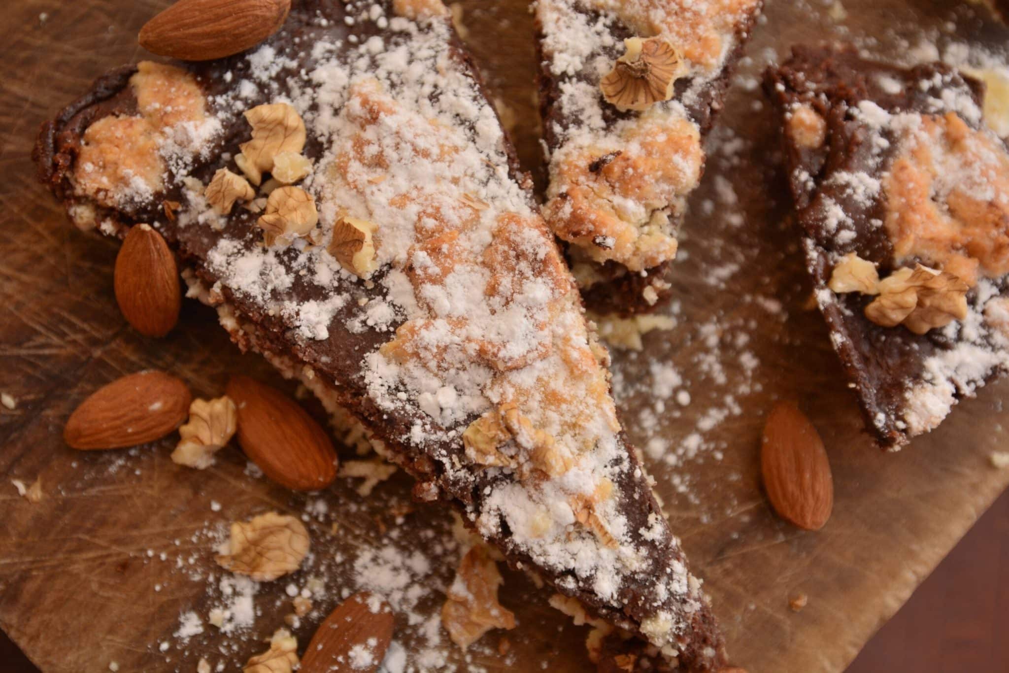 Crostata con cioccolato marmellata e noci: è semplicemente favolosa 1 Crostata marmellata e noci scaled.jpeg