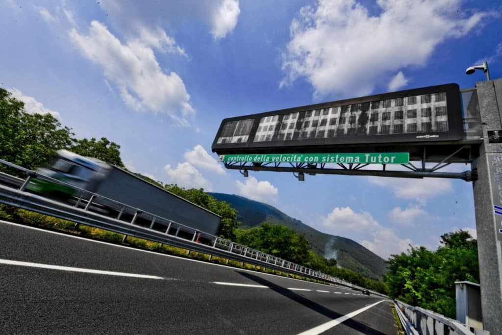 Nuovi Tutor Autostrade scaled e1718094081911.jpg
