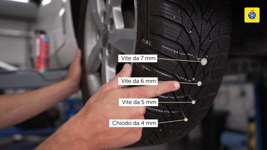 Test kit riparazione foratura pneumatici TCS 2 e1742298664424.jpg