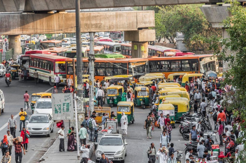 Traffico stradale a Nuova Delhi e1741686057704.jpg