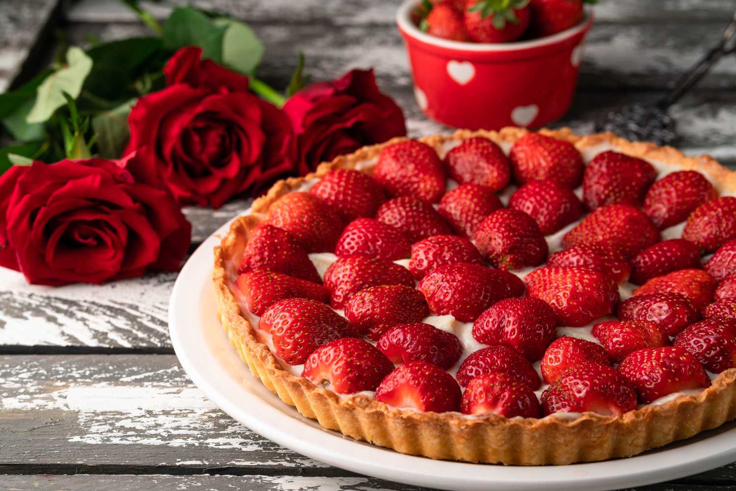 Crostata di fragole fatta in casa (ricetta senza burro e senza uova con farina di mandorle) 1 crostata di fragole 1 1.jpg