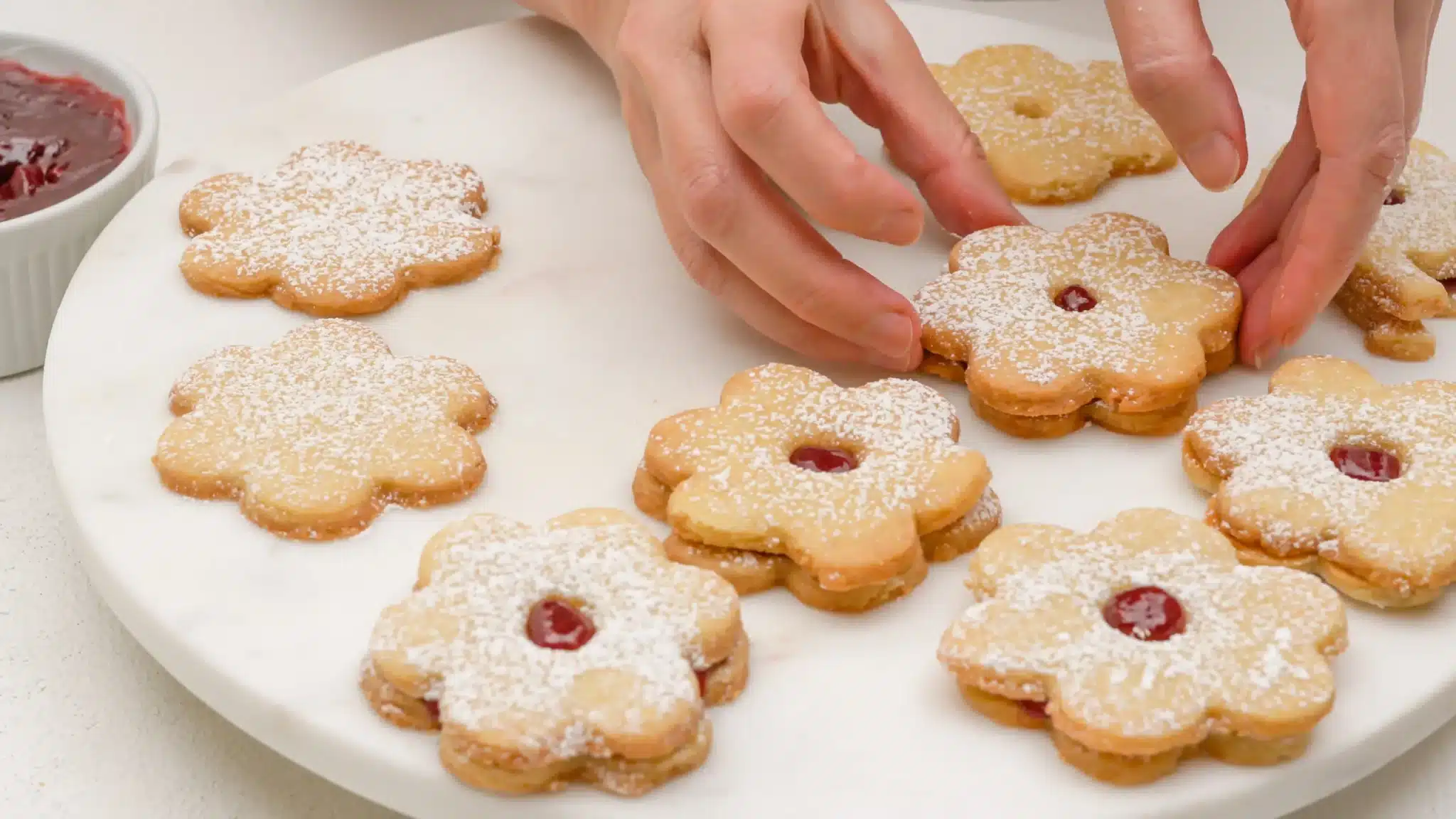 Biscotti a fiore scaled.jpeg.webp
