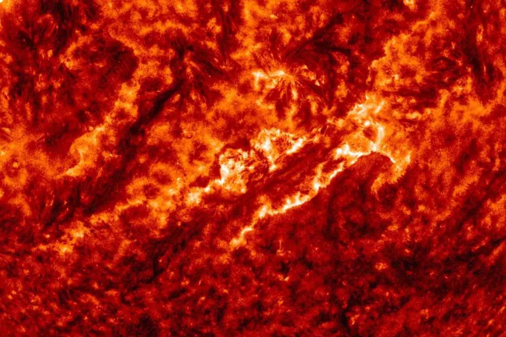 CME Tempesta solare 16 aprile.jpg