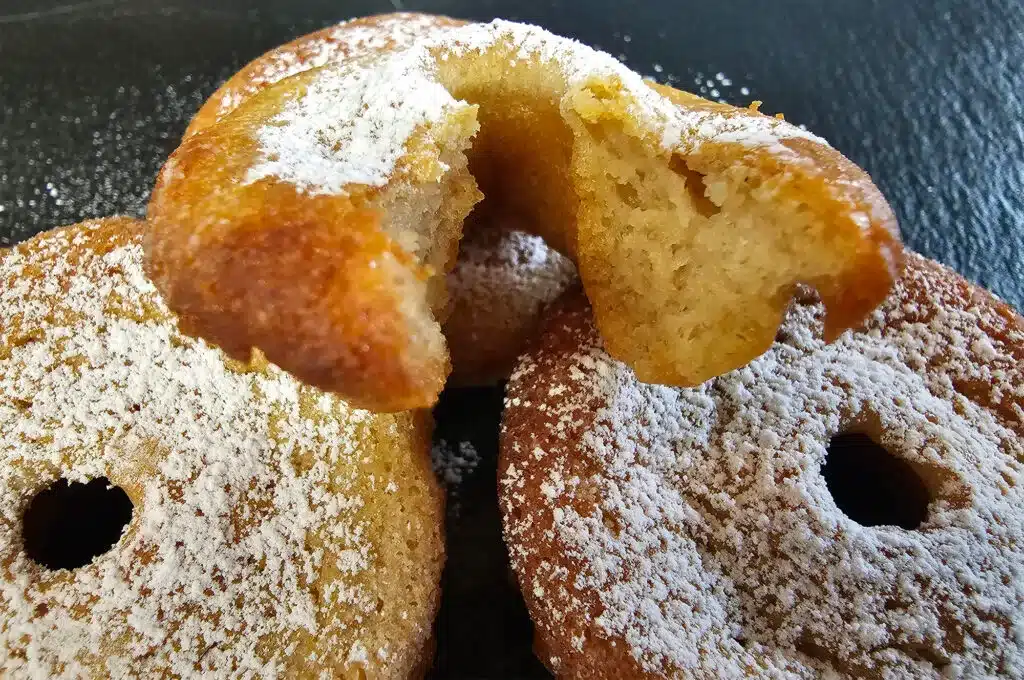 Mi stava scandendo il Kefir e ho fatto queste ciambelline morbidissime. Deliziose e con solo 95 Kcal 1 Ciambelline kefir.jpg.webp