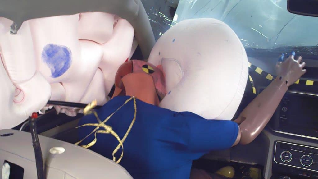 Crash test airbag guidatore IIHS.jpg