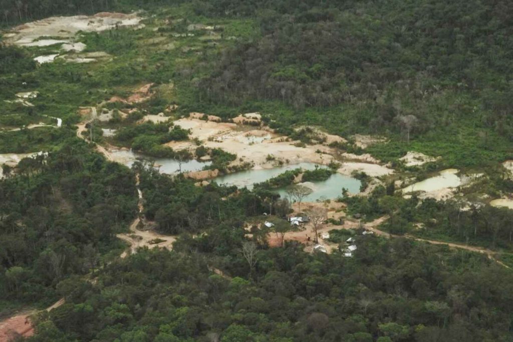 Estrazione illegale oro.jpg