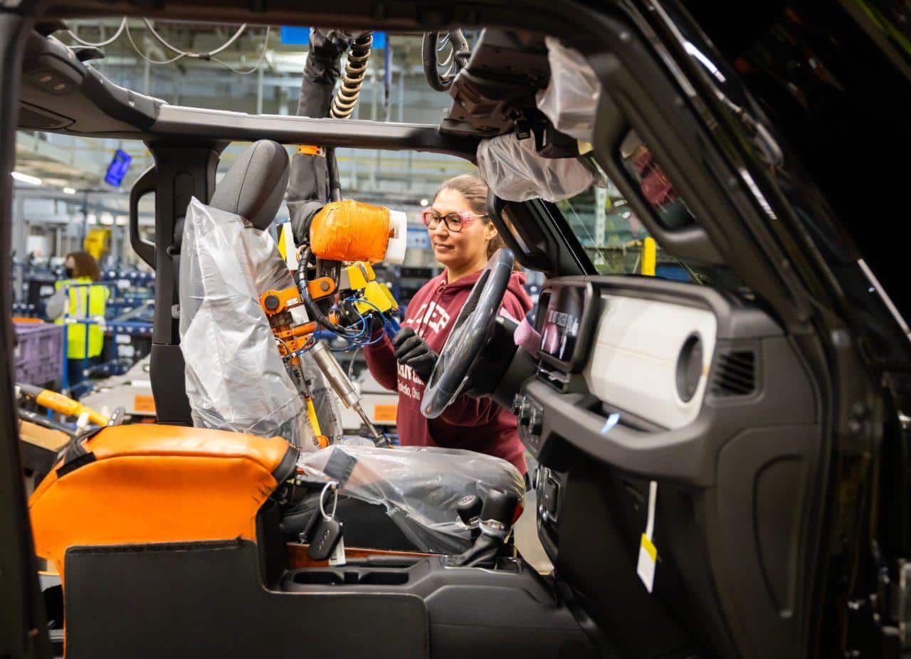 Impianto di assemblaggio Jeep Stellantis 2 scaled e1744101374751.jpg