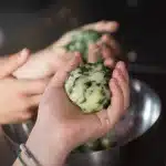 Polpette spinaci e mozzarella scaled.jpg.webp