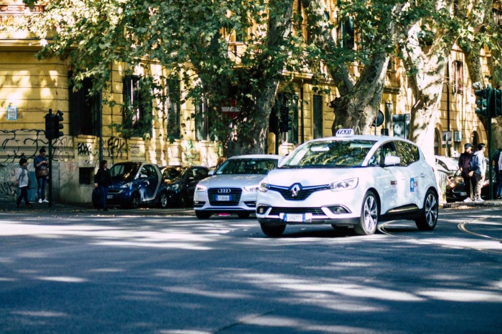 Taxi Roma e1744035503482.jpg
