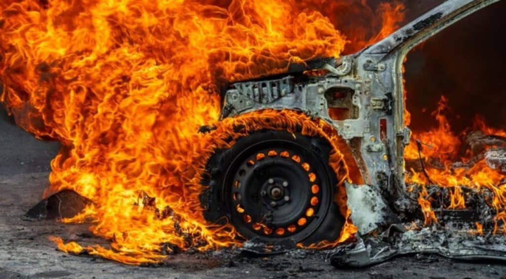 Test Renault Fireman Access incendio batteria ioni di litio3.jpg