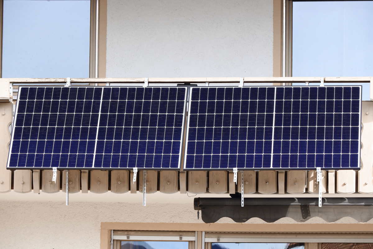 Fotovoltaico da balcone: serve il consenso degli altri condomini per installarlo? 1 fotovoltaico balcone.jpg